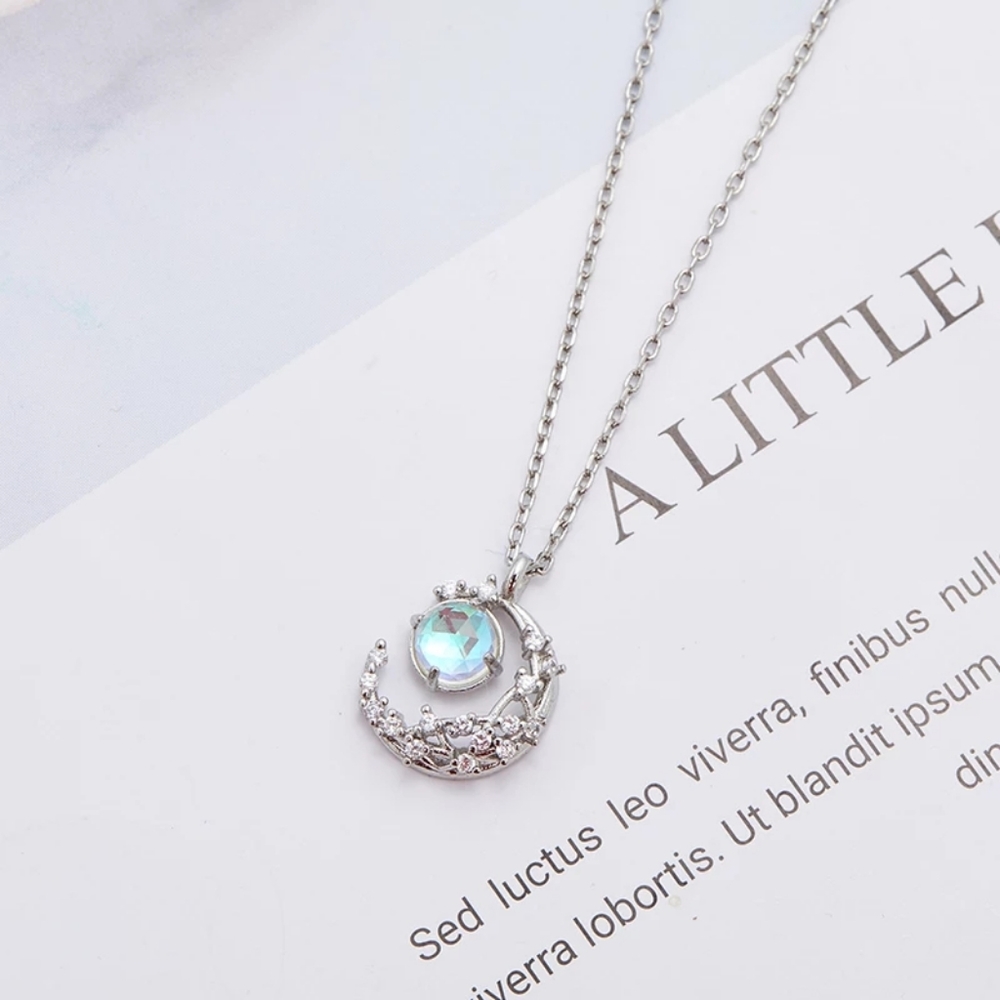*New* 925 Sterling Silver Crescent Moon Necklace